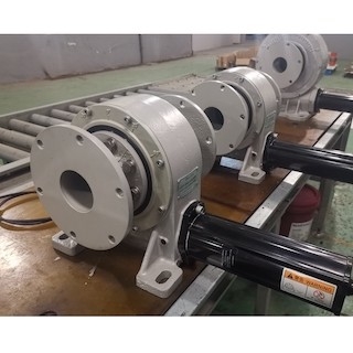 8 &quot;सिंगल एक्सिस स्लीव ड्राइव गियरबॉक्स सेल्फ लॉकिंग सीएसपी 8kNm रेटेड आउटपुट टॉर्क