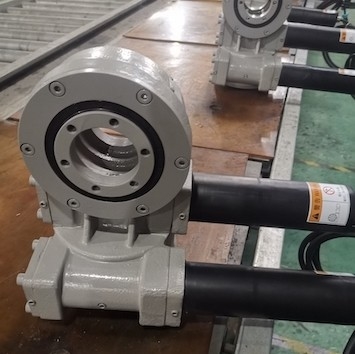 सैटेलाइट एंटीना वर्टिकल स्लीविंग ड्राइव 12VDC मोटर स्लीविंग गियर ड्राइव